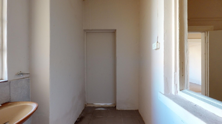 6 Bedroom Property for Sale in North End Eastern Cape